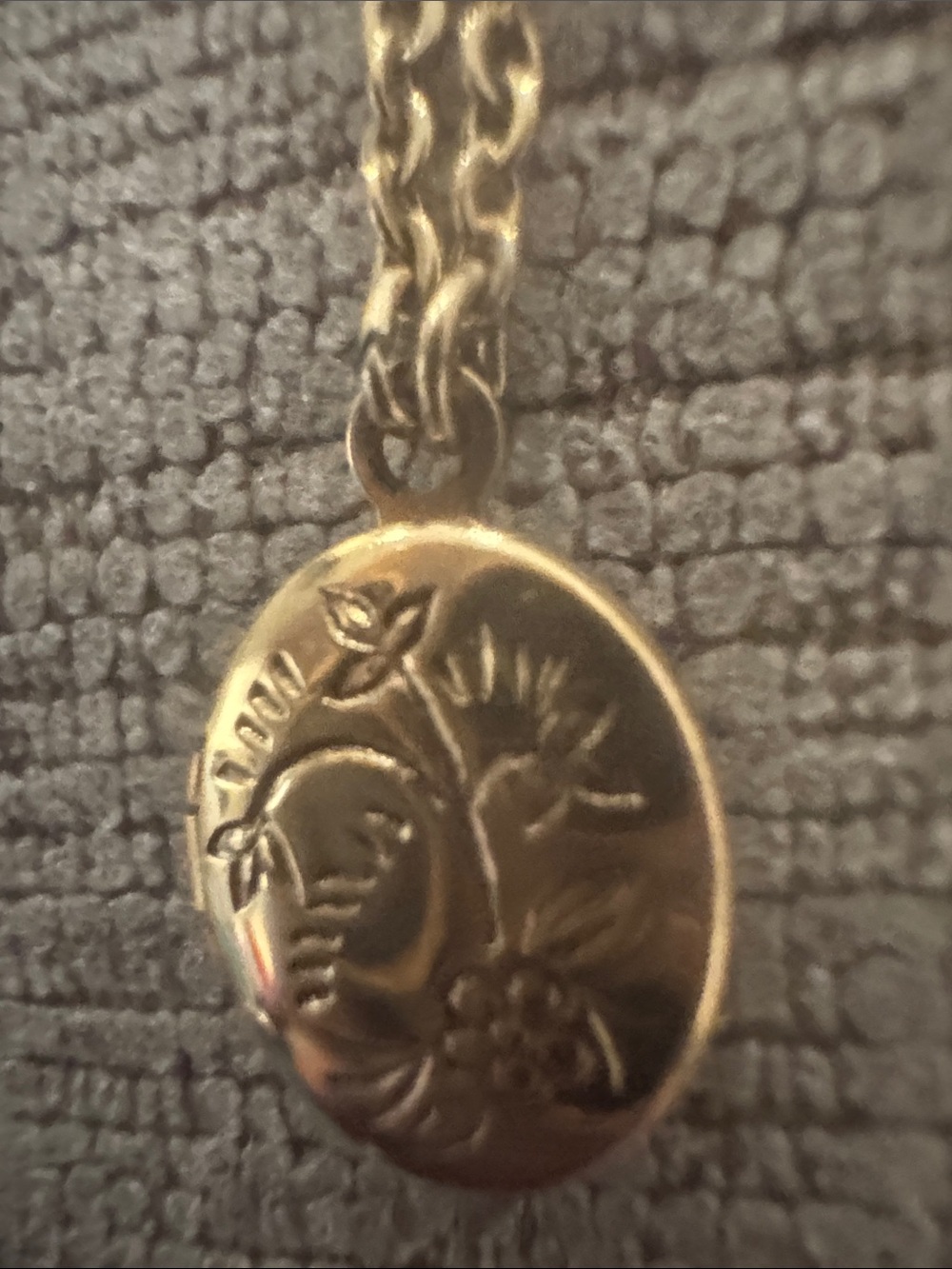 Gold Oval Locket Pendant anklet- Women Jewelry - Picture 2 of 2